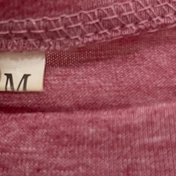 Engaged ring finger up short sleeve tee, size medium - Picture 2 of 3